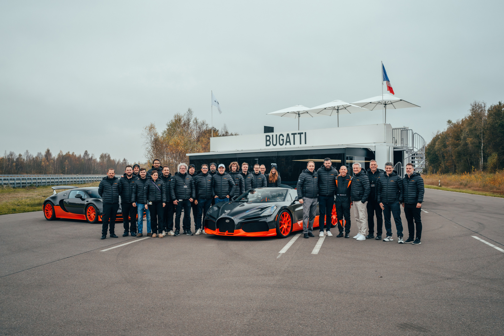 SMALL_6 BUGATTI W16 Mistral World Record